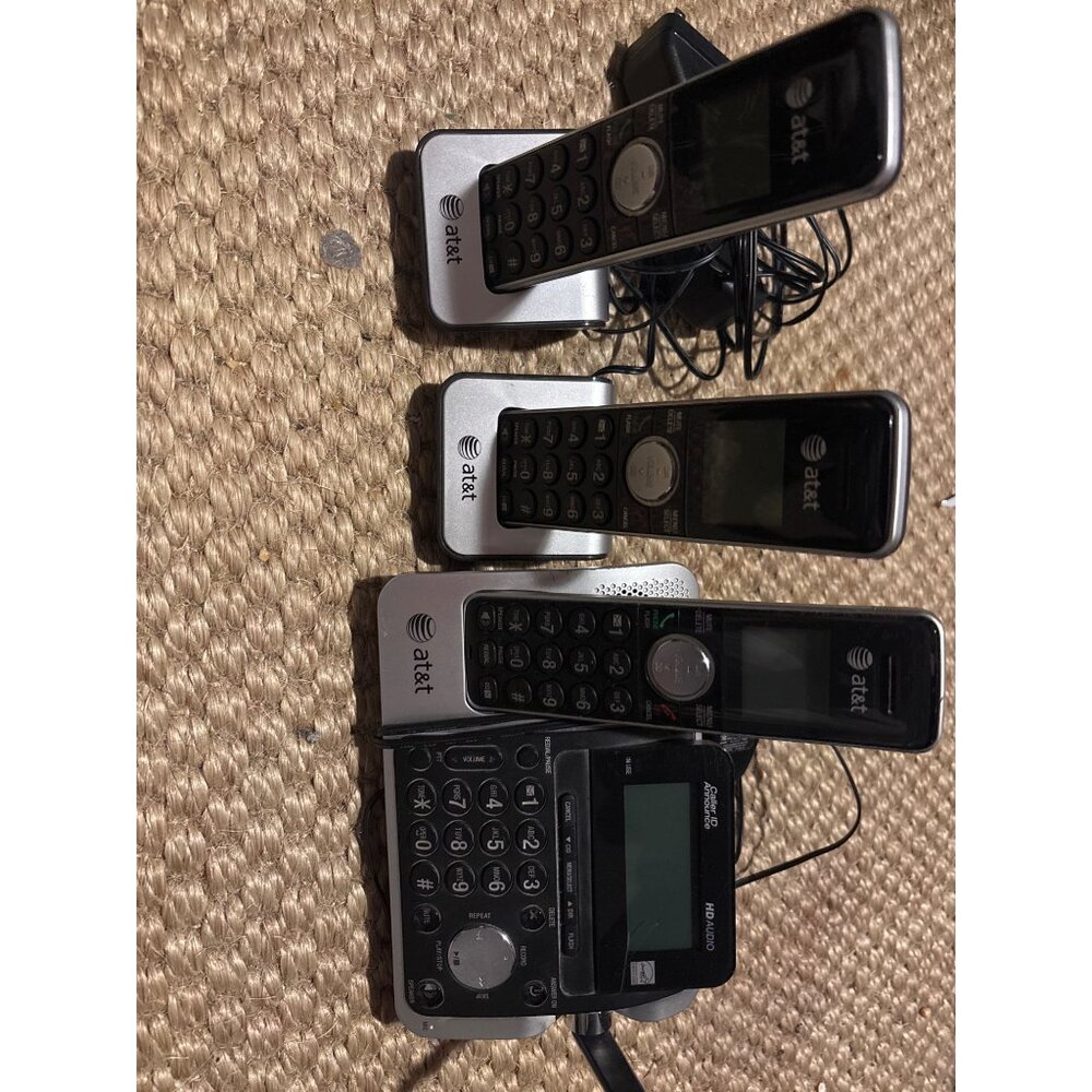 AT&T Cordless Phone System W/ Base & 2 Handsets CL83451 Digital DECT 6.0 Caller